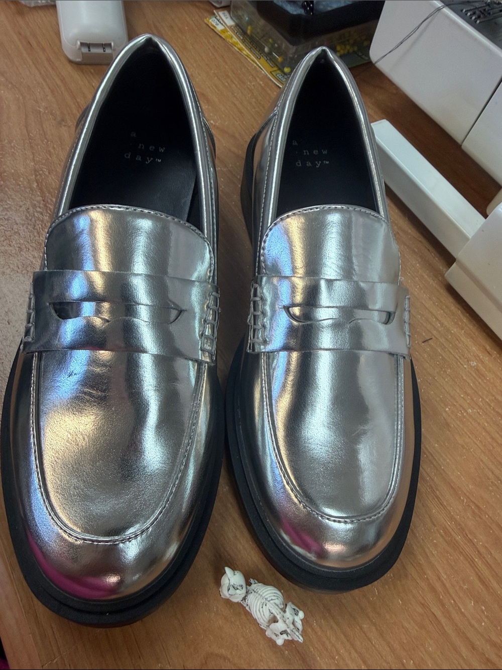 A new day brand Woman’s size 6.5  Silver Metallic Penny Loafers-S